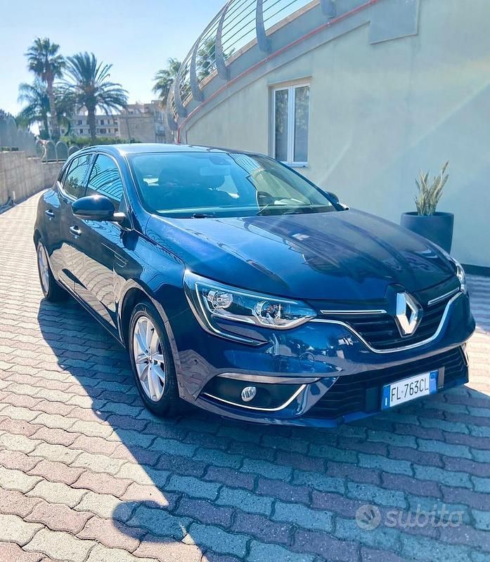 Usata Renault Mégane IV Intens 110 CV (80 kW) 2017 Blu Berlina