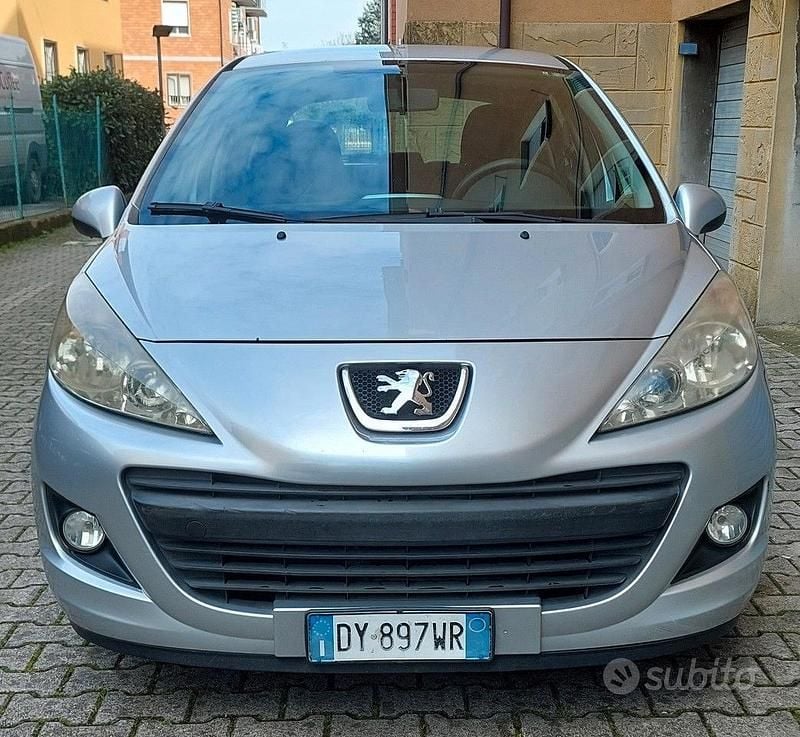 Usata Peugeot 207 68 CV (50 kW) 2009 Grigio Utilitaria