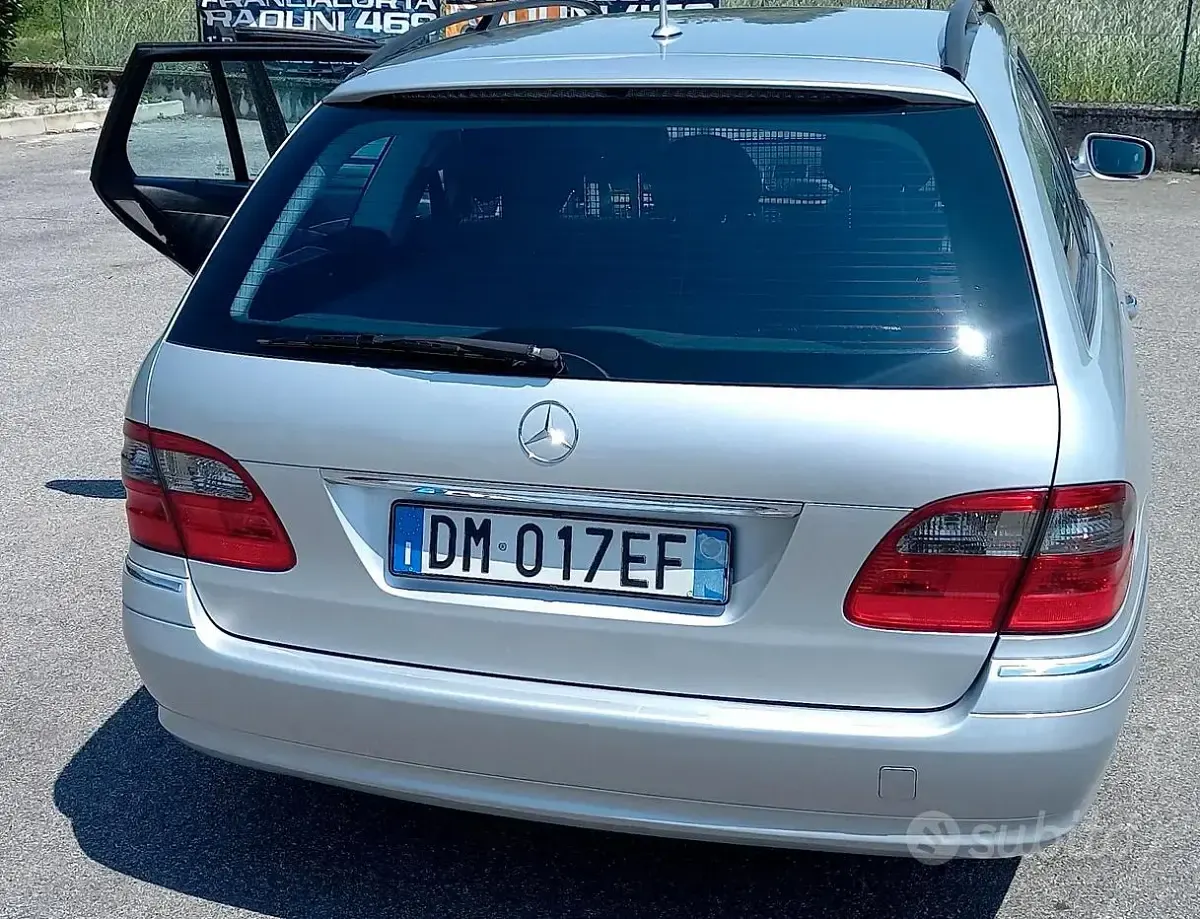 Usata Mercedes E280 190 CV (139 kW) 2007 Grigio Station wagon