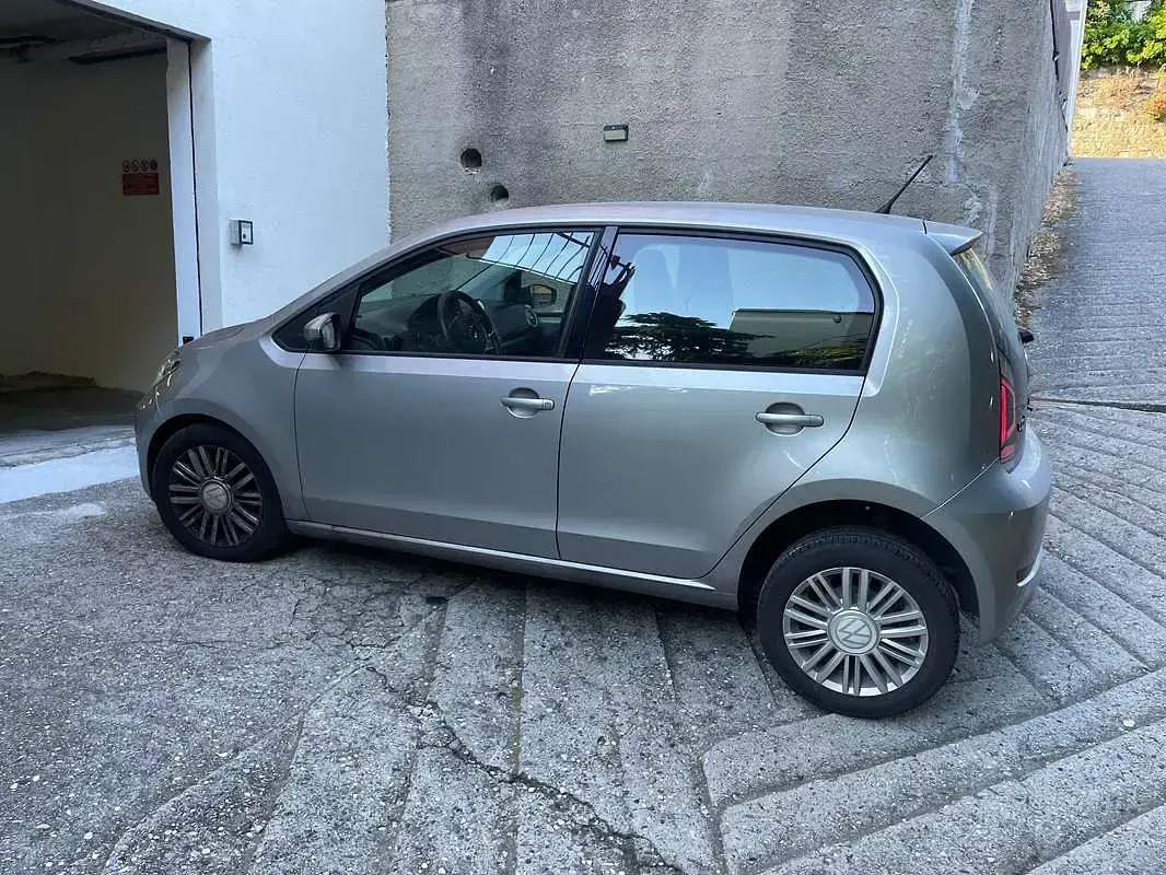 Usata VW up! Move 65 CV (47 kW) 2021 Grigio Utilitaria