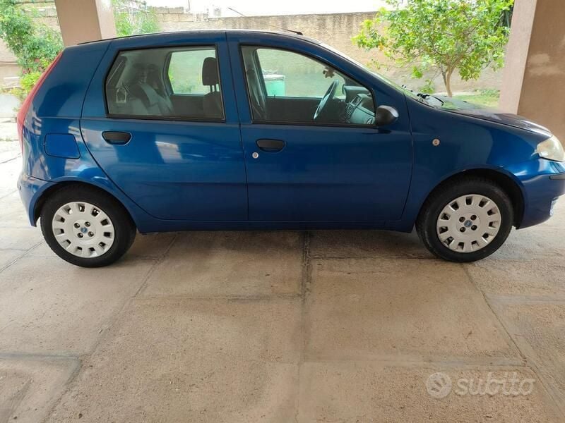Usata Fiat Punto 2006 Blu Utilitaria