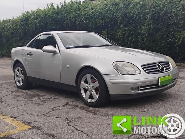 Usata Mercedes SLK200 136 CV (100 kW) 1998 Grigio Cabrio