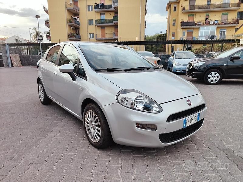 Usata Fiat Punto 85 CV (62 kW) 2015 Grigio Utilitaria