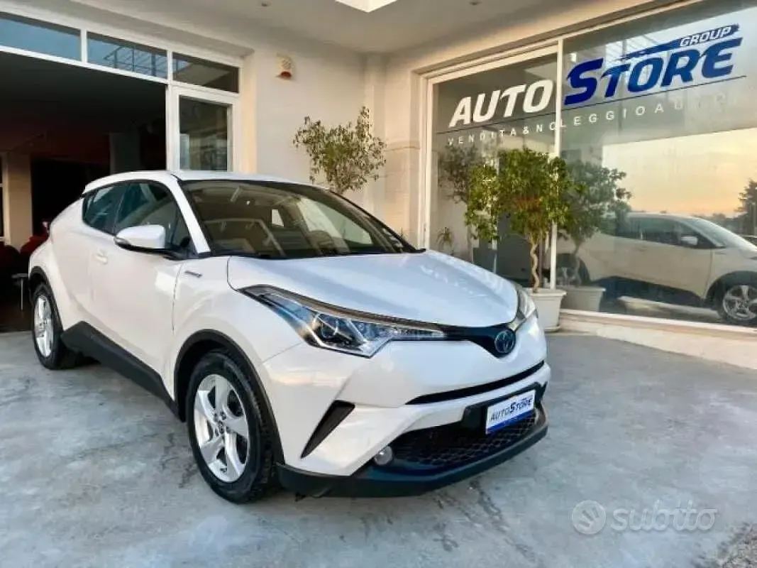 Usata Toyota C-HR Business Edition 122 CV (89 kW) 2018 Bianco SUV