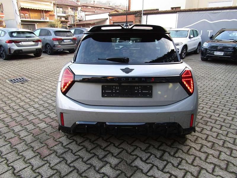 Usata Mini John Cooper Works 204 CV (150 kW) 2024 Nanuq white Utilitaria