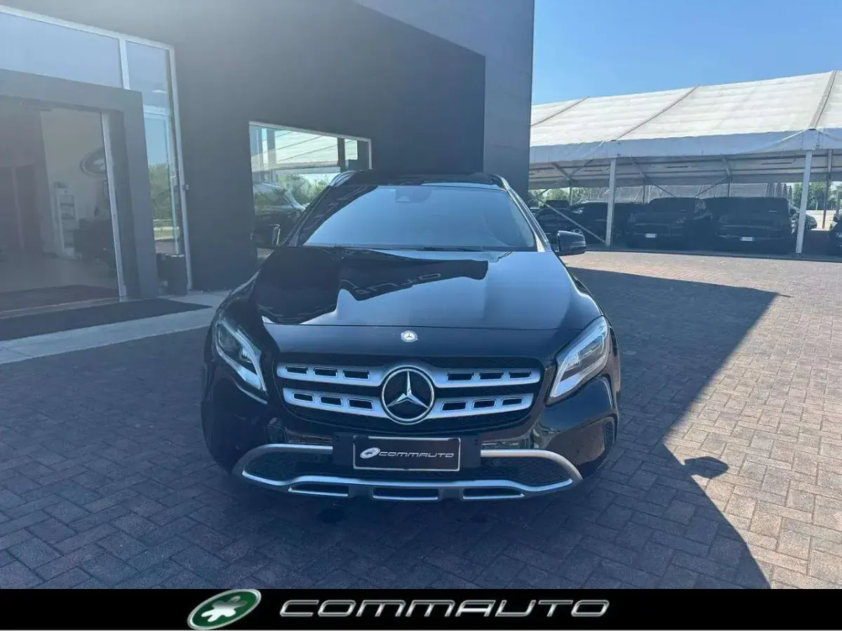 Usata Mercedes GLA200 136 CV (100 kW) 2017 Nero SUV