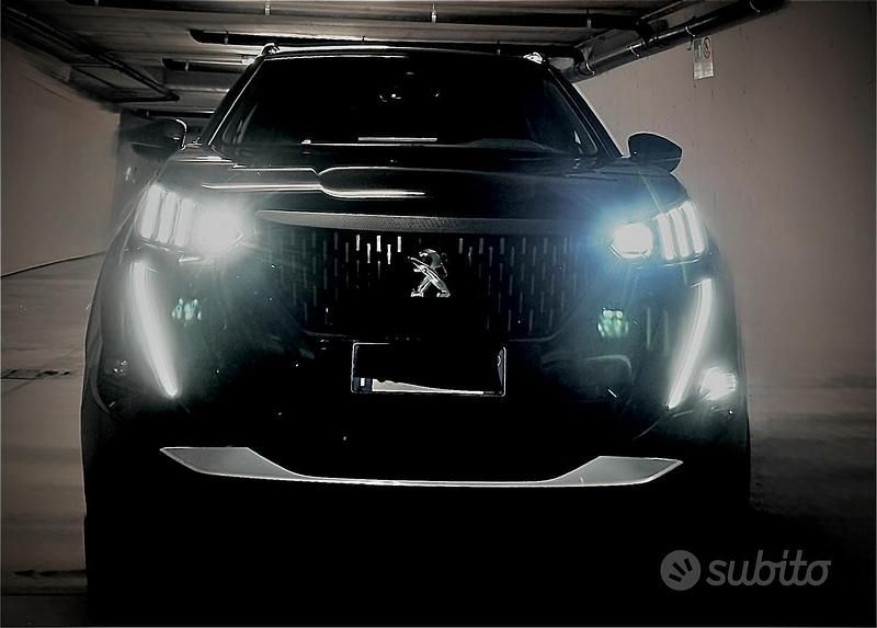 Nero Usata 2021 Peugeot 2008 GTi SUV | 18.500 € (Cara) - Immagine 1/4