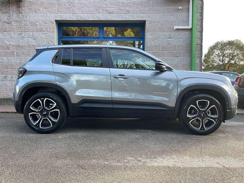 Nuova Jeep Avenger Summit 101 CV (74 kW) 2025 Granite grey SUV
