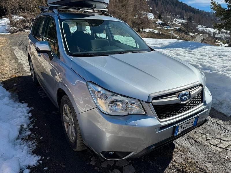 Grigio Usata 2015 Subaru Forester SUV | 14.000 € (Buon prezzo) - Immagine 1/4