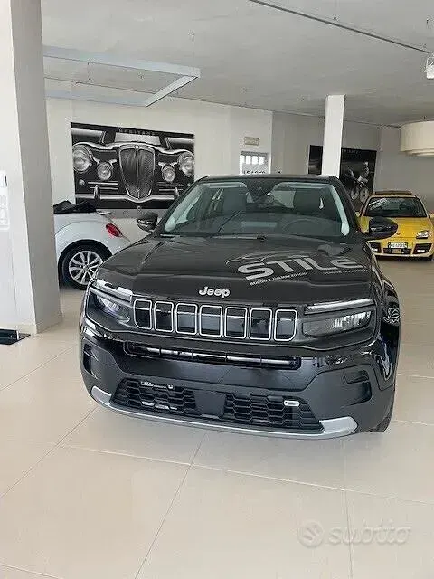 Usata Jeep Avenger Altitude 101 CV (74 kW) 2024 Nero SUV