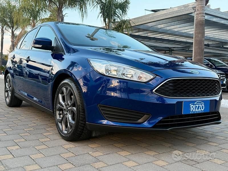 Usata Ford Focus Titanium 120 CV (88 kW) 2016 Blu Berlina