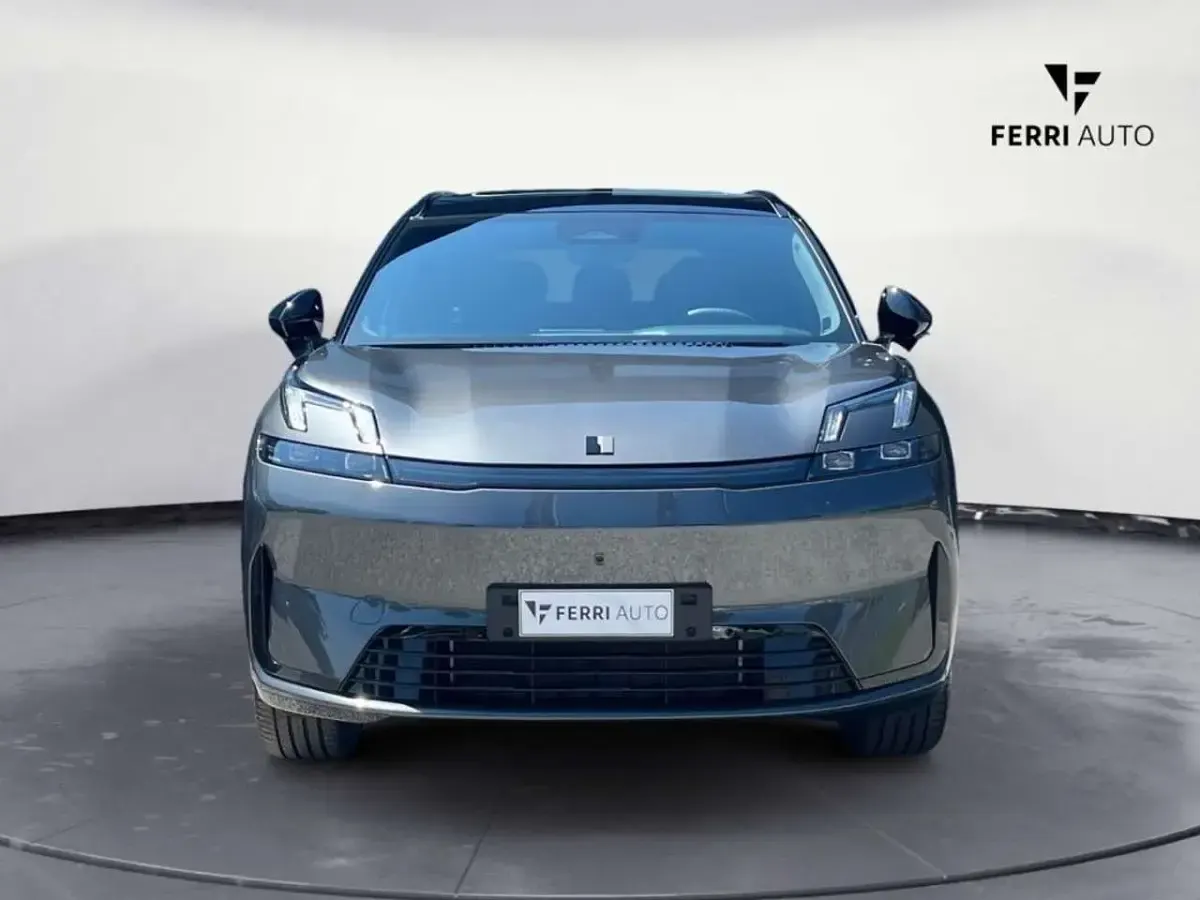 Nuova Lynk & Co 08 139 CV (102 kW) 2025 Grigio SUV