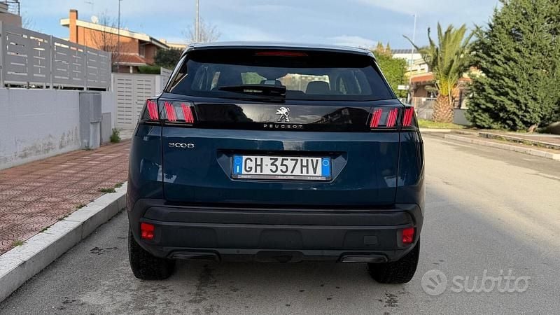 Usata Peugeot 3008 Business-Line 130 CV (95 kW) 2021 Blu SUV