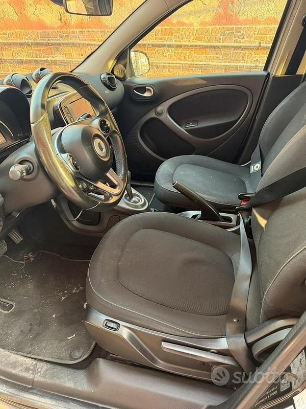 Usata Smart ForFour 2017 Grigio Utilitaria