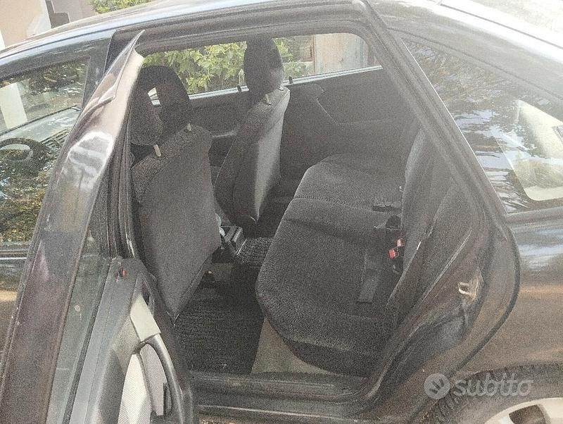 Usata Opel Vectra 1992 Nero Berlina