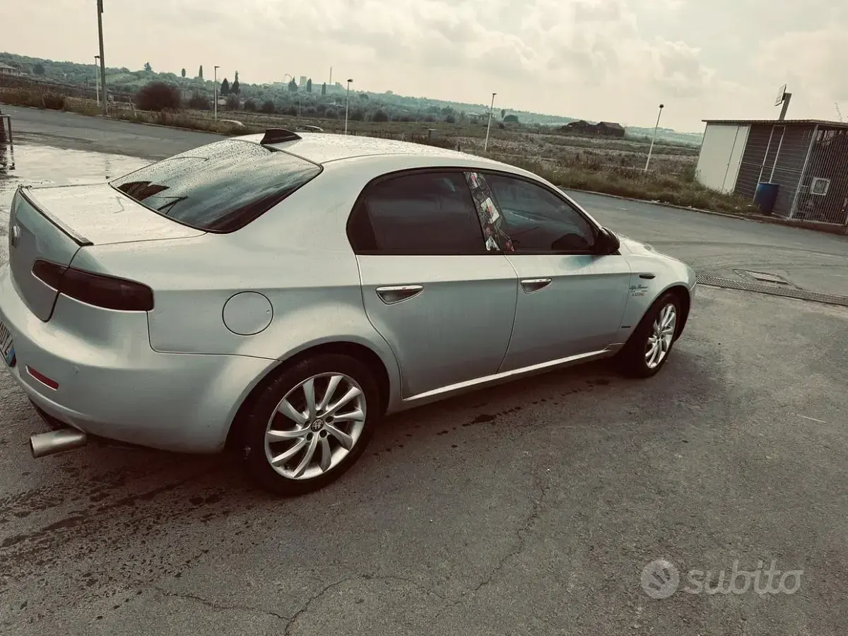 Usata Alfa Romeo 159 150 CV (110 kW) 2005 Grigio Berlina