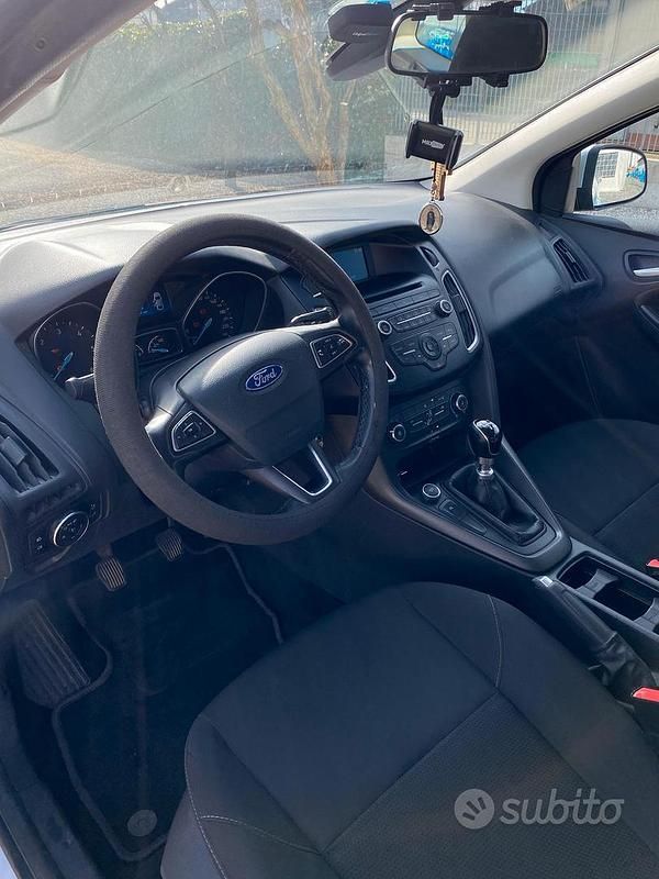 Usata Ford Focus 120 CV (88 kW) 2016 Grigio Station wagon
