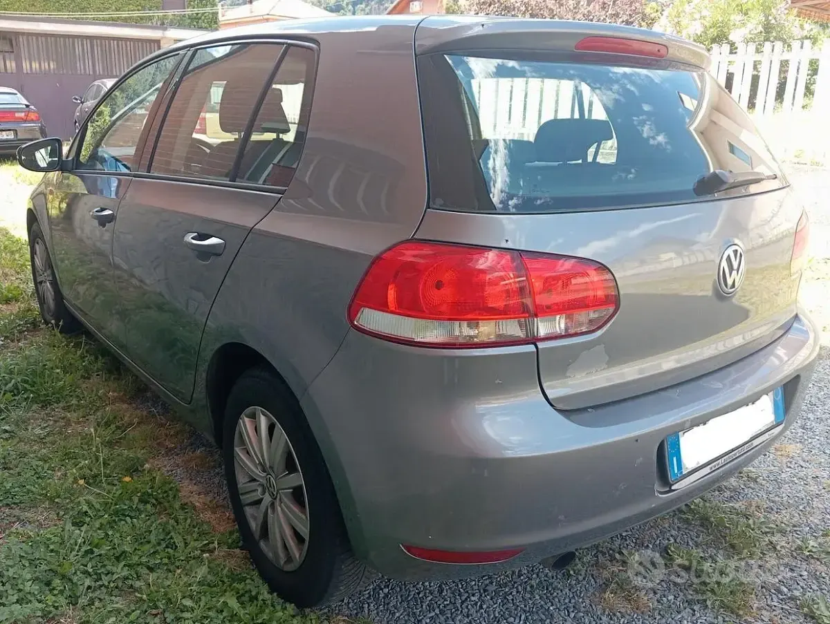 Usata VW Golf VI Edition 105 CV (77 kW) 2011 Grigio Utilitaria