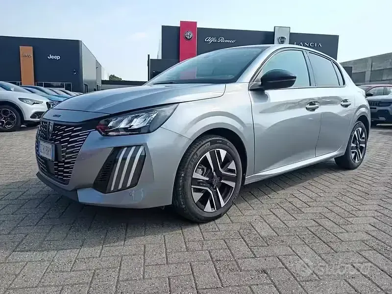 Usata Peugeot 208 Allure 102 CV (75 kW) 2025 Utilitaria