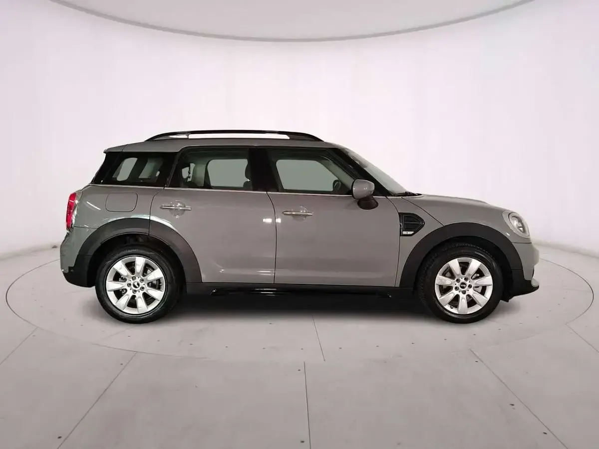 Usata Mini One D Countryman 116 CV (85 kW) 2019 Moonwalk grey SUV