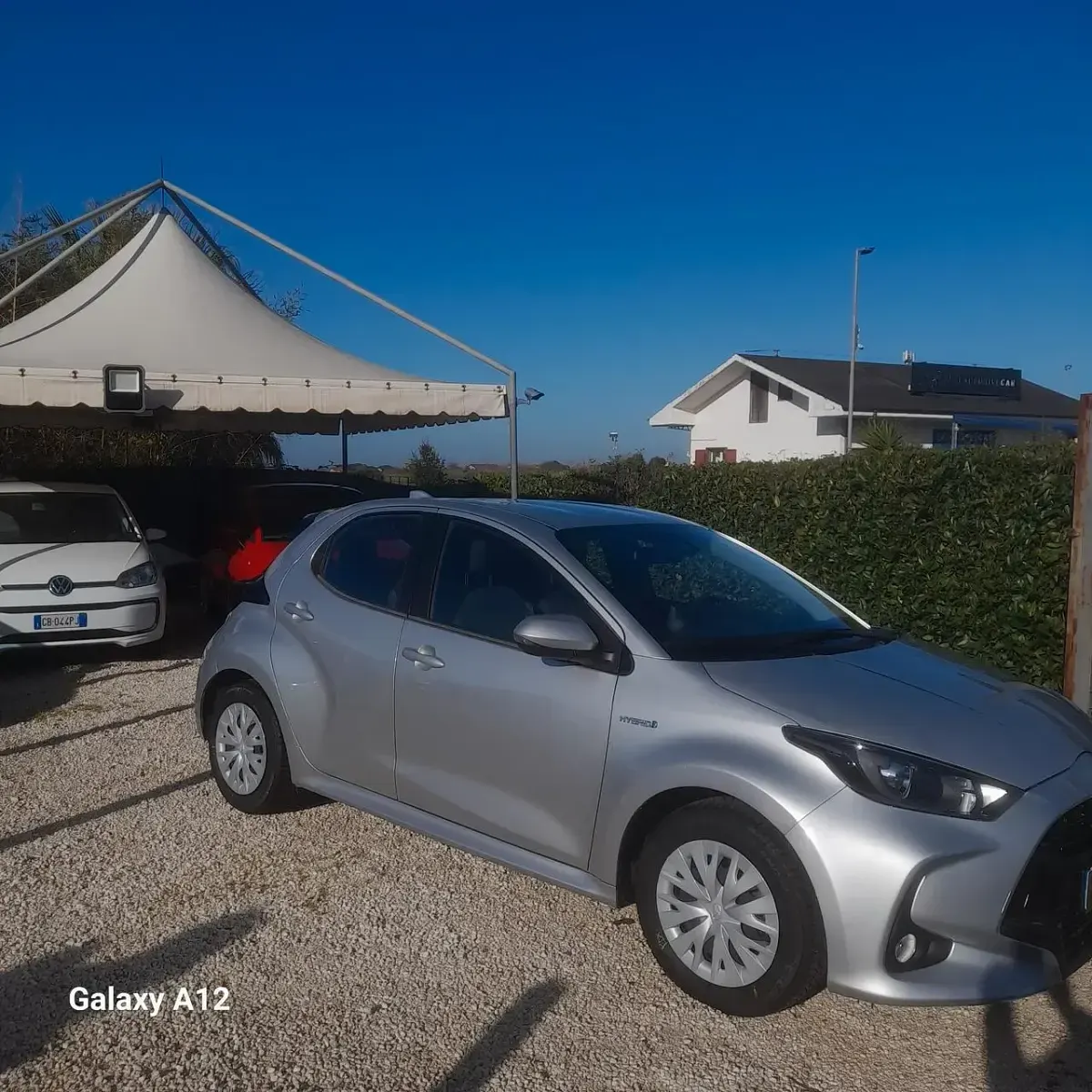 Usata Toyota Yaris Hybrid Lounge 92 CV (67 kW) 2022 Argento Berlina