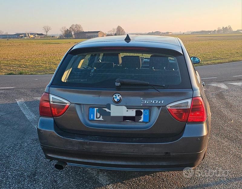 Usata BMW 320 163 CV (119 kW) 2005 Grigio Station wagon