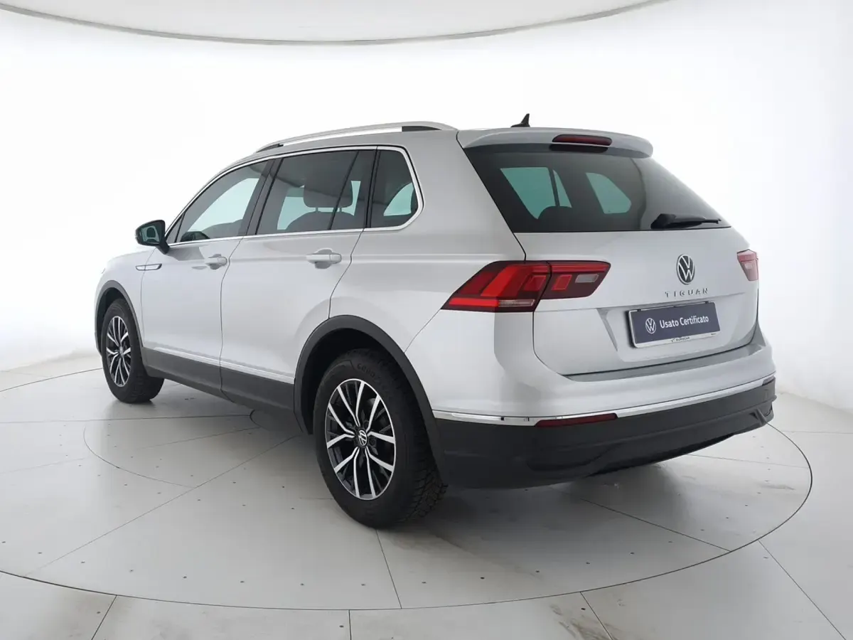 Usata VW Tiguan Life 150 CV (110 kW) 2022 Reflex silver metallizzato SUV