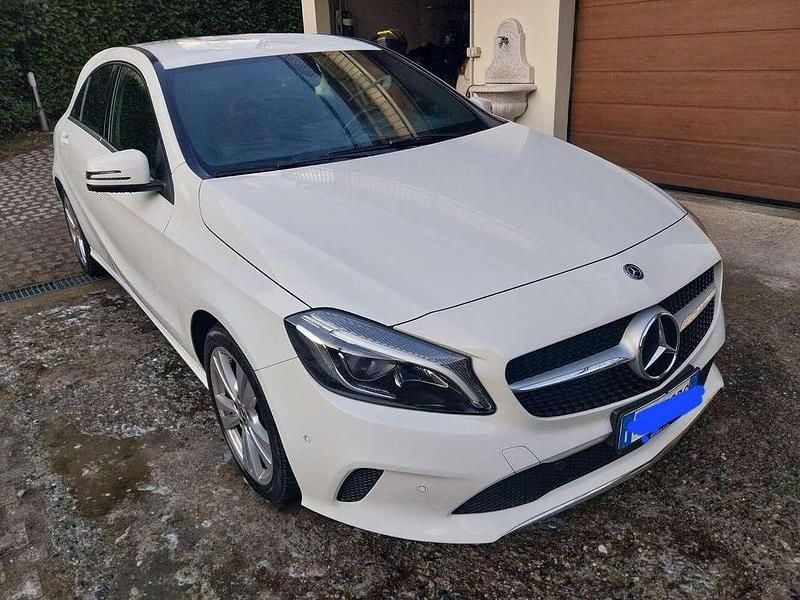 Usata Mercedes A180 Premium 109 CV (80 kW) 2018 Bianco Berlina