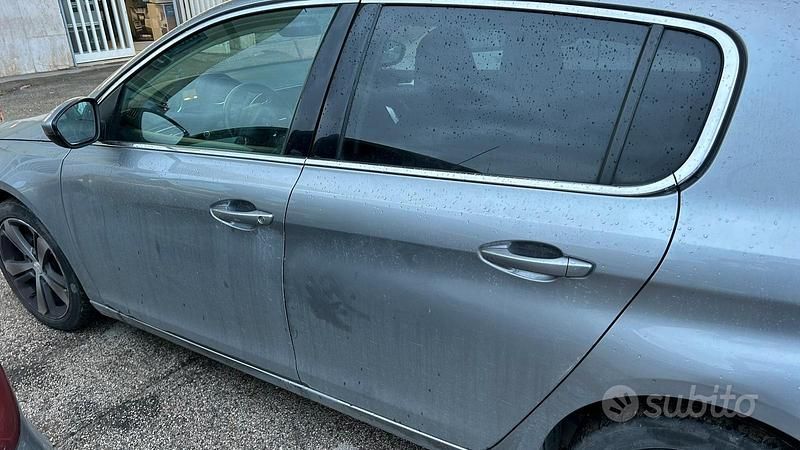 Usata Peugeot 308 120 CV (88 kW) 2017 Grigio Berlina