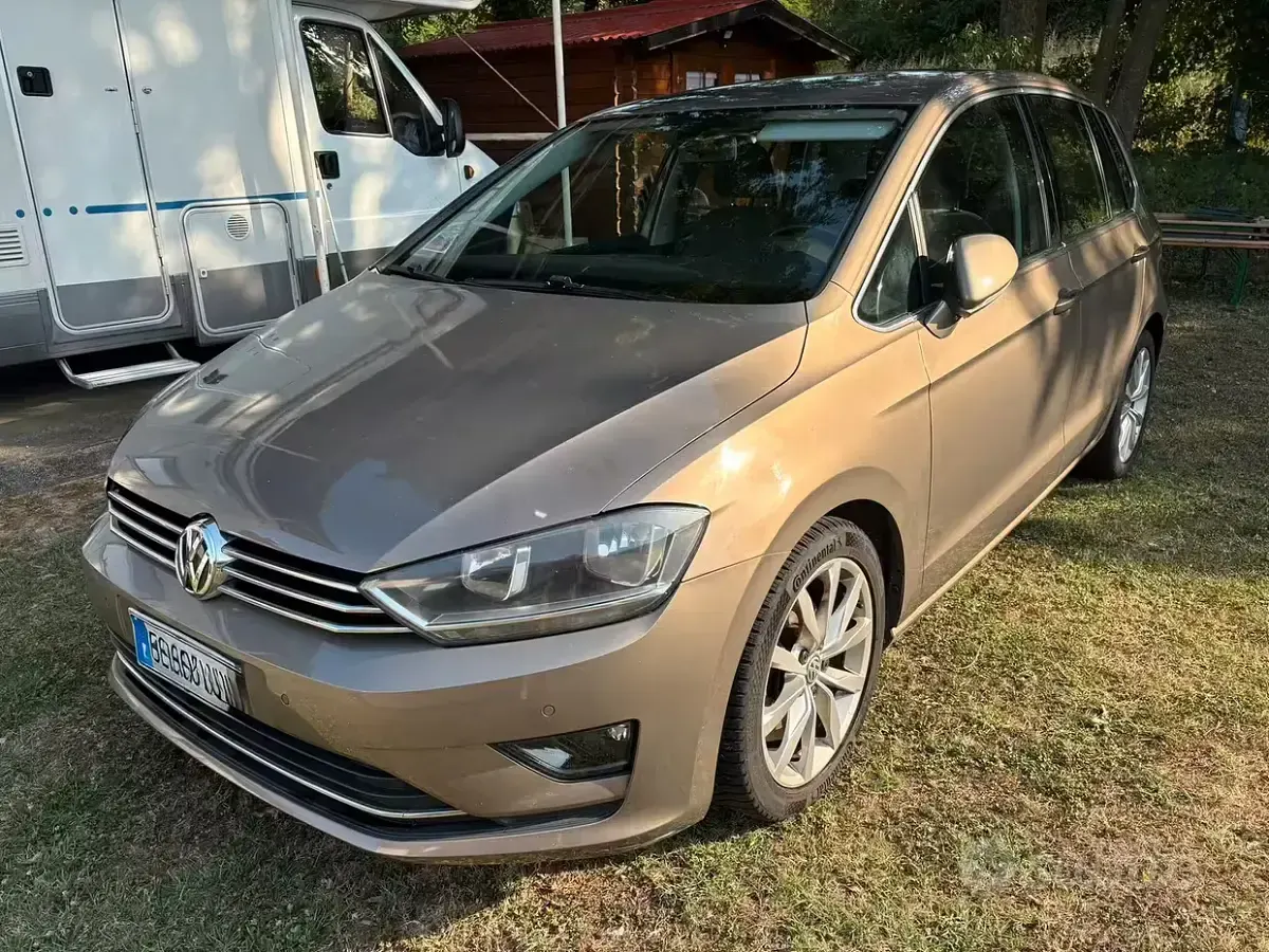 Usata VW Golf Sportsvan Highline 115 CV (84 kW) 2014 Marrone Monovolume