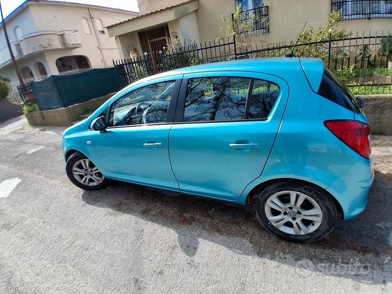Usata Opel Corsa 95 CV (69 kW) 2011 Blu Utilitaria