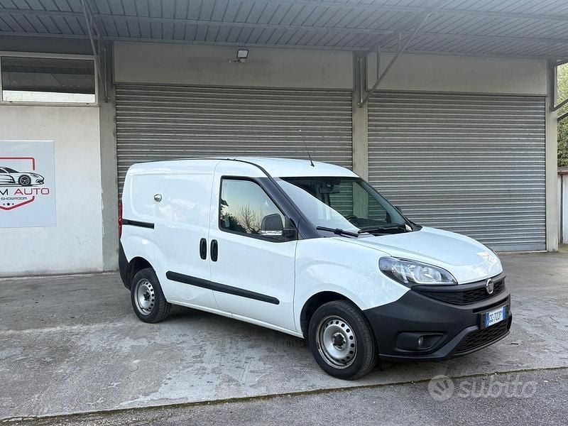 Usata Fiat Doblò Business 95 CV (69 kW) 2021 Bianco Monovolume