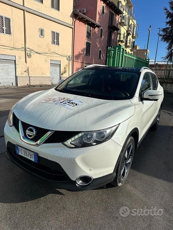 Usata Nissan Qashqai Tekna 110 CV (80 kW) 2015 Bianco SUV