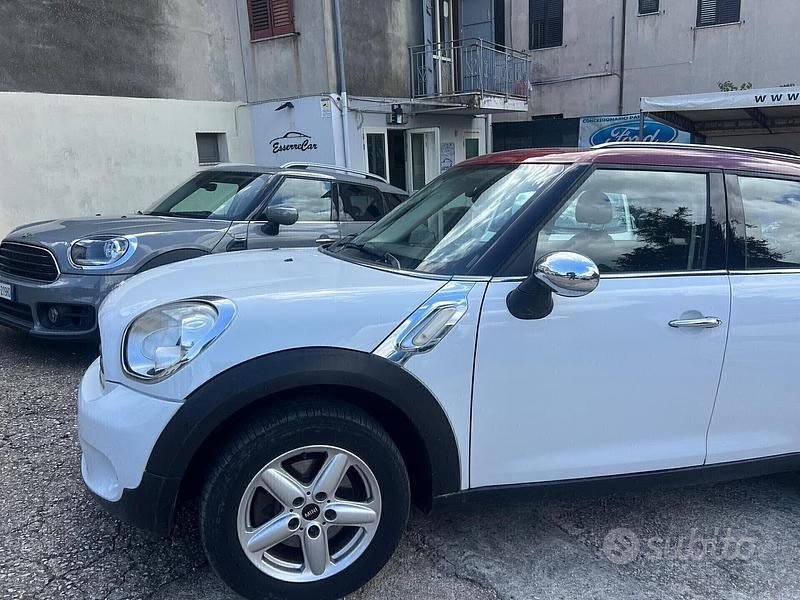 Bianco Usata 2010 Mini Cooper Countryman SUV | 6000 € (Buon prezzo) - Immagine 1/4