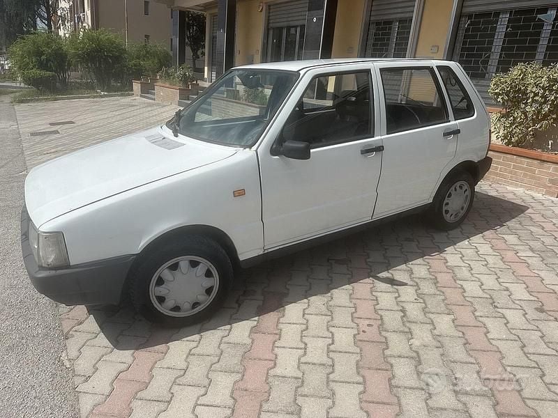 Käytetty Fiat Uno S 44 HP (32 kW) 1989 Musta Viistoperä