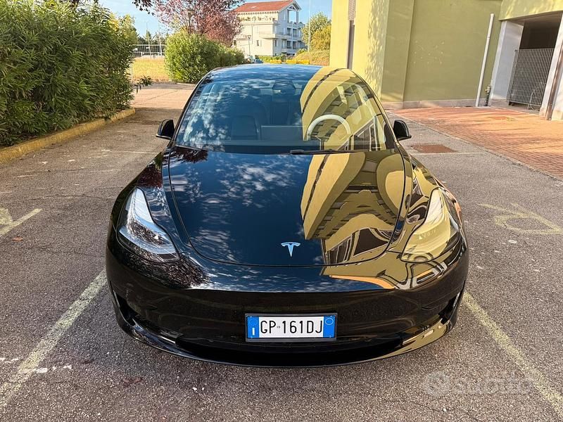 Usata Tesla Model 3 RWD 208 kW (283 CV) 2023 Nero Berlina