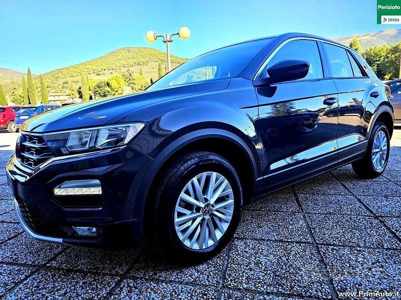 Grigio(met.) Usata 2022 VW T-Roc Business SUV | 19.870 € (Buon prezzo) - Immagine 1/4