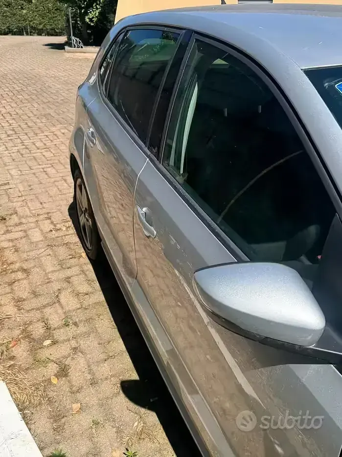 Usata VW Polo Comfortline 90 CV (66 kW) 2013 Grigio Utilitaria
