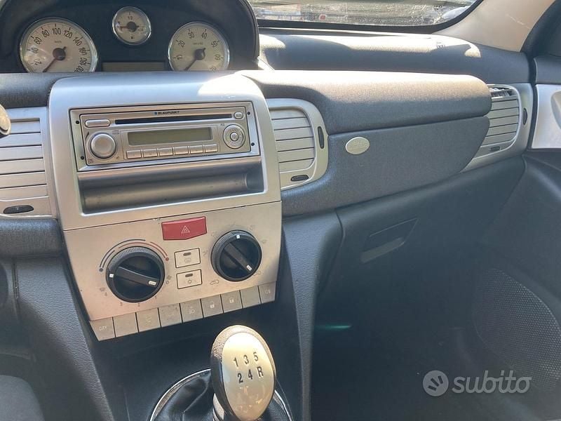 Usata Lancia Ypsilon 60 CV (44 kW) 2008 Grigio Utilitaria