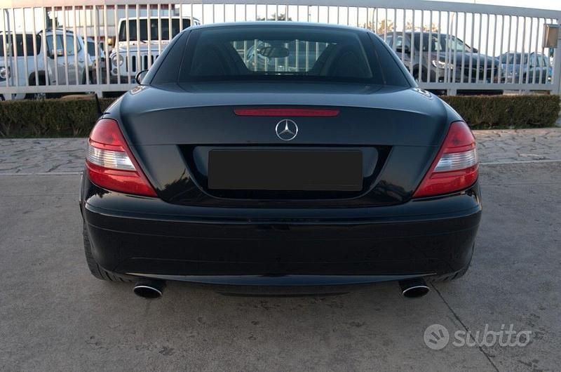 Usata Mercedes SLK280 231 CV (169 kW) 2007 Nero Cabrio