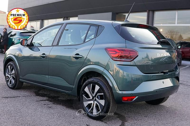 Nuova Dacia Sandero Expression 101 CV (74 kW) 2026 Verde oxide Berlina