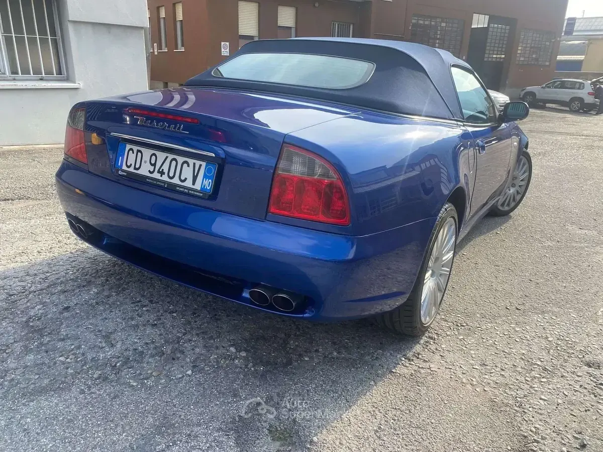 Usata Maserati Spyder 390 CV (286 kW) 2003 Blu/azzurro Cabrio