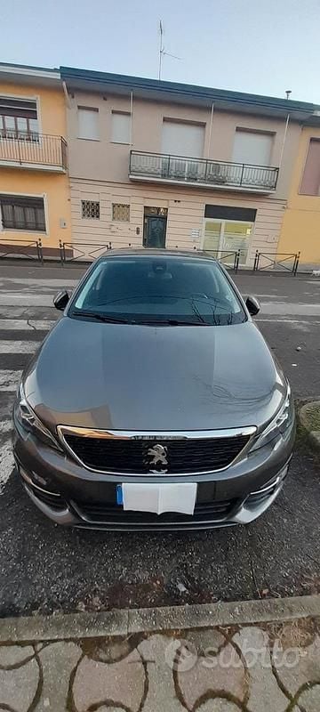 Usata Peugeot 308 120 CV (88 kW) 2019 Grigio Berlina