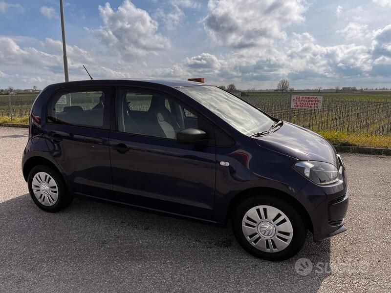 Usata VW up! high up! 68 CV (50 kW) 2016 Blu Utilitaria
