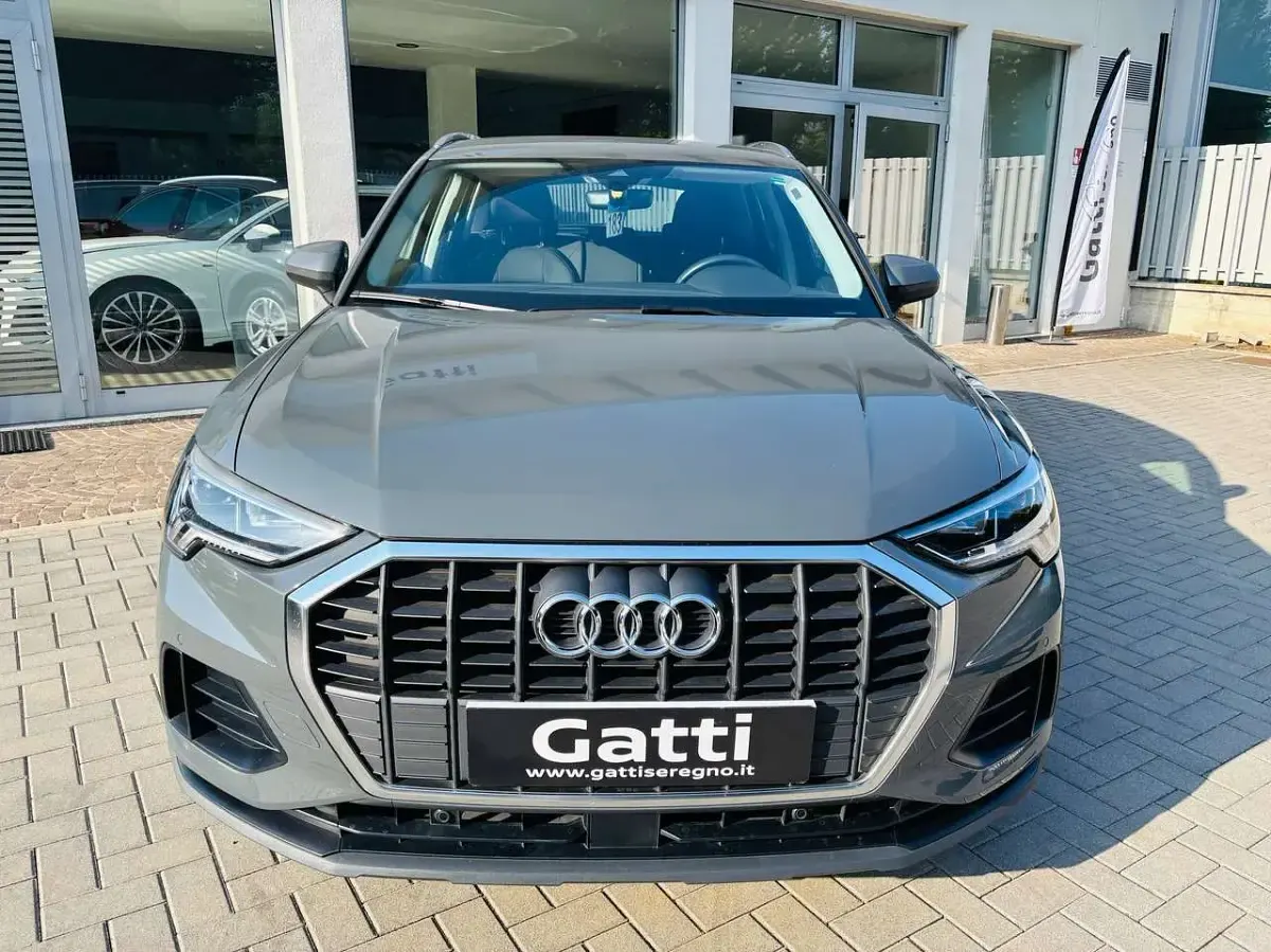 Usata Audi Q3 Business 150 CV (110 kW) 2022 Grigio chronos metallizzato SUV