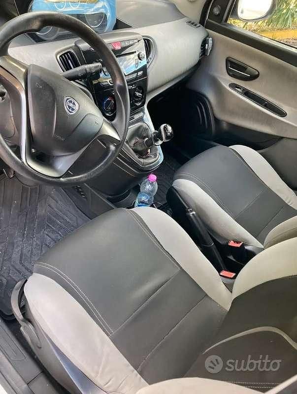 Usata Lancia Ypsilon Platinum 69 CV (50 kW) 2013 Utilitaria