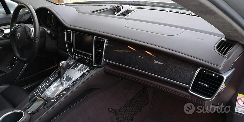 Usata Porsche Panamera Turbo 500 CV (367 kW) 2010 Grigio Berlina