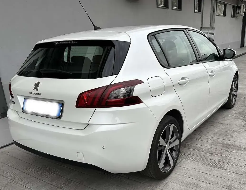 Usata Peugeot 308 Active 131 CV (96 kW) 2019 Bianco Berlina