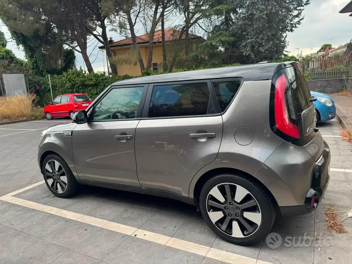 Usata Kia Soul 136 CV (100 kW) 2016 Grigio SUV
