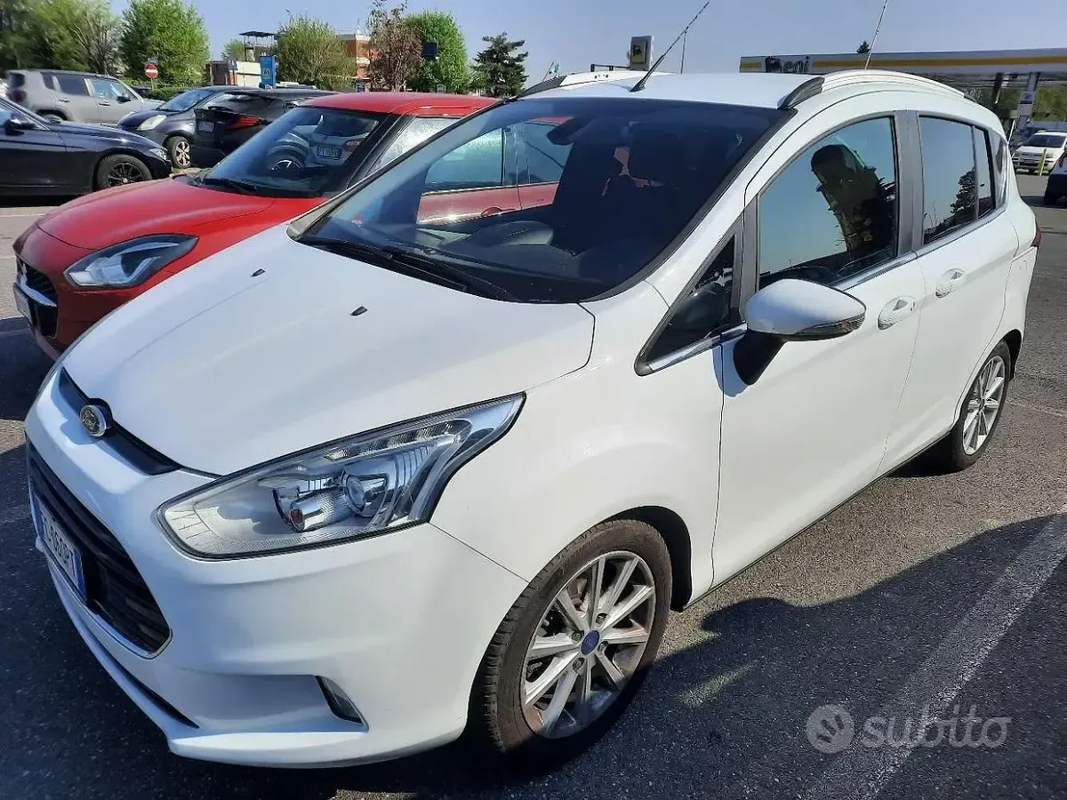 Begagnad Ford B-MAX 95 HK (69 kW) 2016 Vit Minibuss